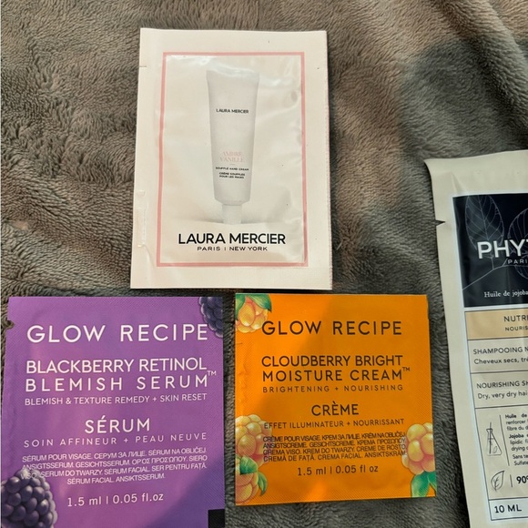 Laura Mercier Skincare Sample Pack - Picture 2 of 3